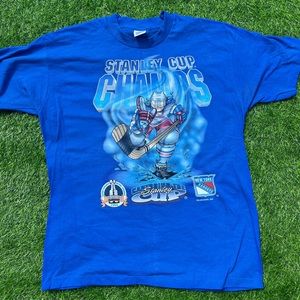 Vintage Avs Tee